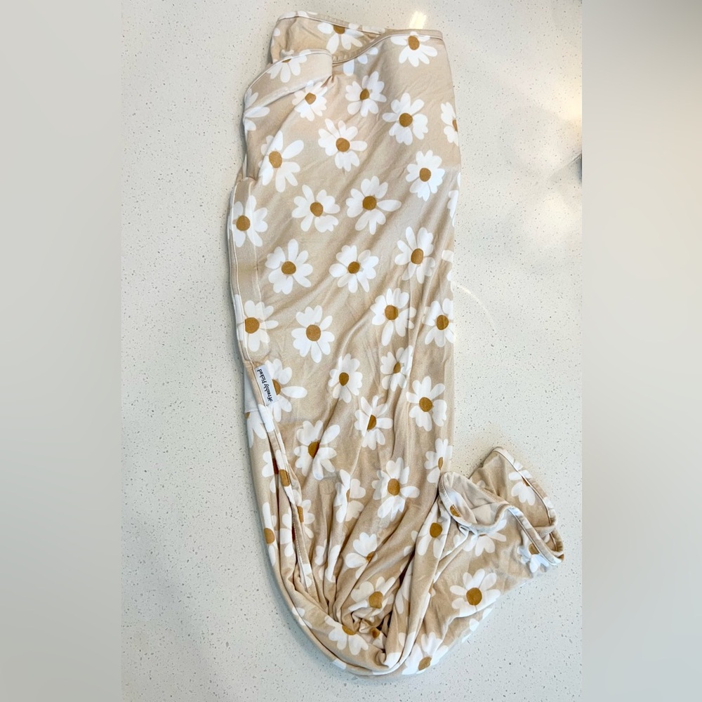 Freshly Picked Swaddle Daisy Fields